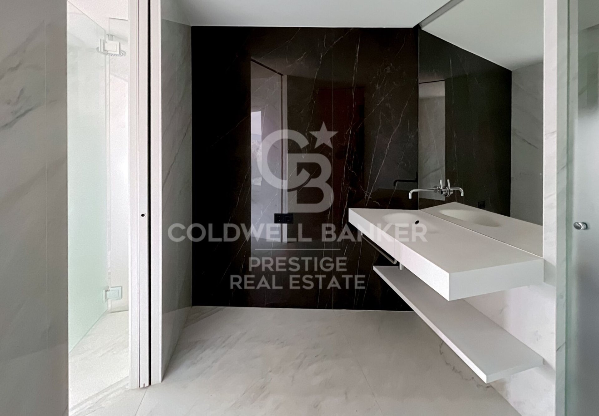 Huoneisto Barcelona, Espanja 2 makuuhuonetta, 140 m2 No. 160303
