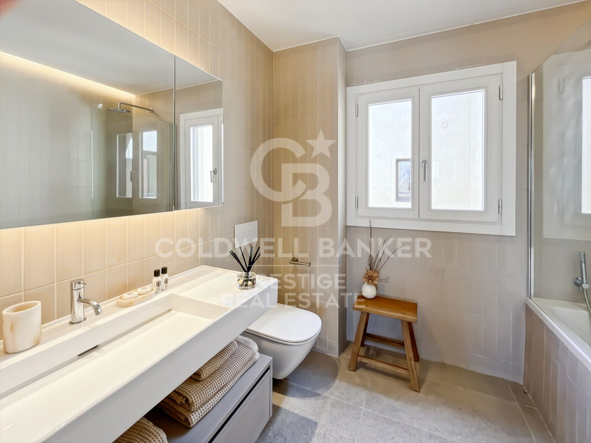 Penthouse à Barcelona, Espagne 2 chambres, 122 m2 No. 160299
