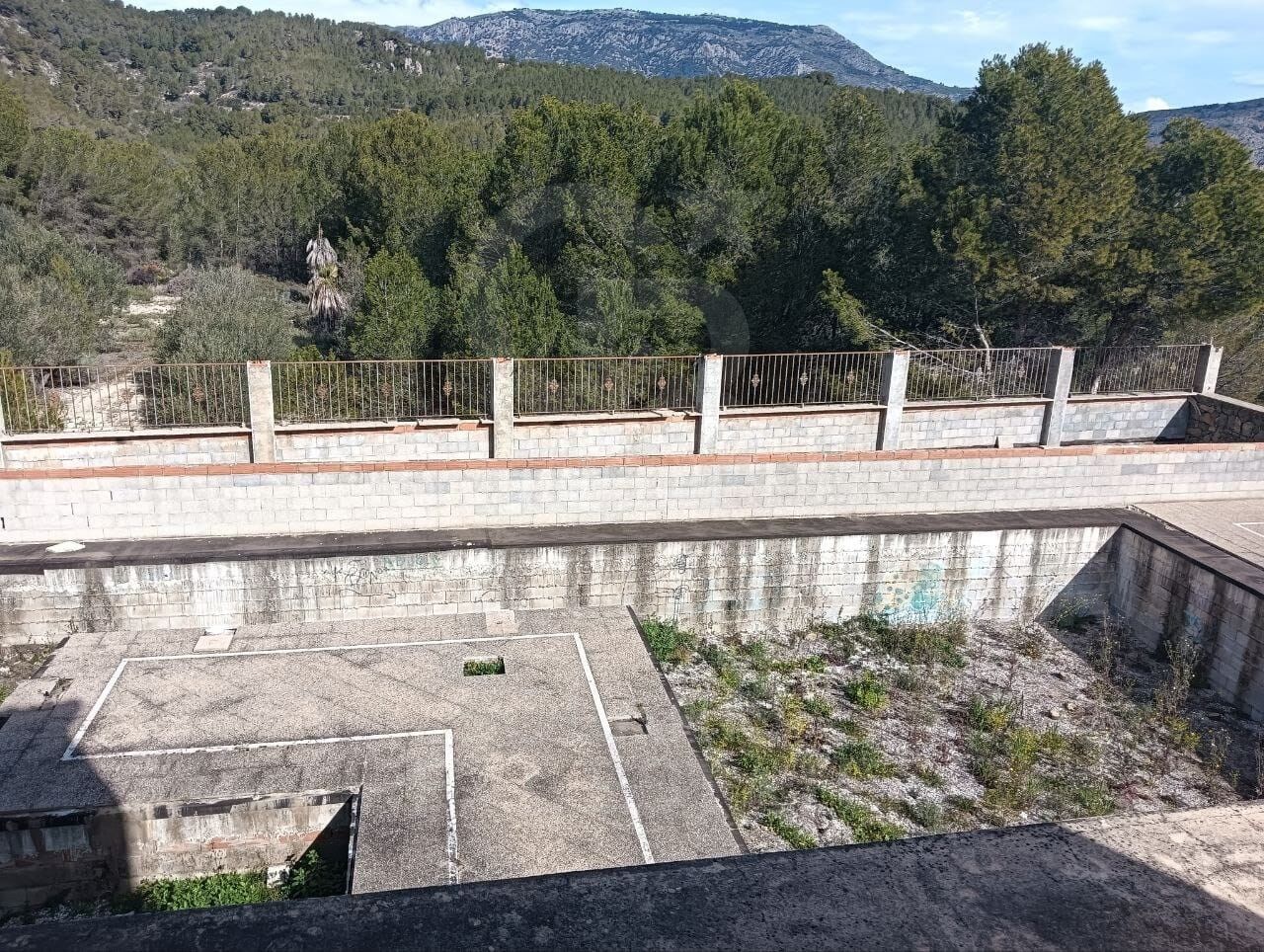 Villa a Polop, Alicante, Spagna 6 camere da letto, 1000 mq. N° 179160