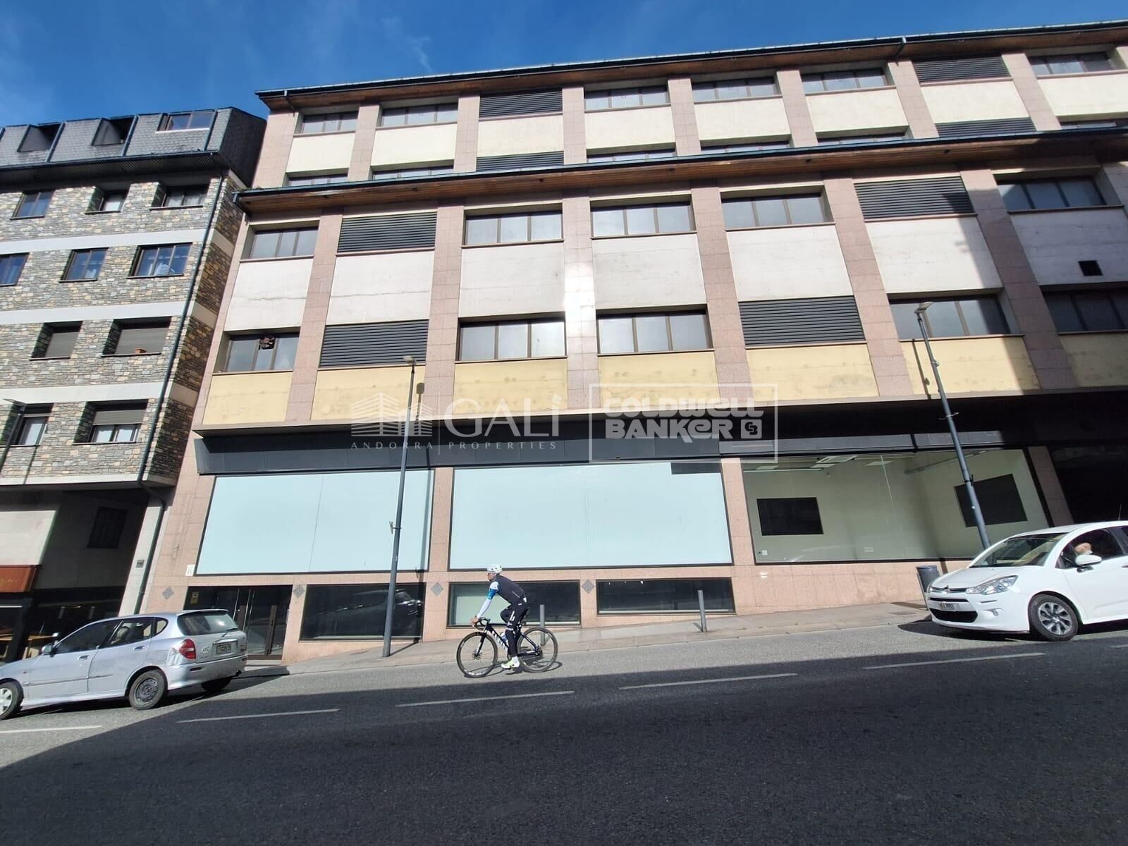 Commercial property in Principado De Andorra (Ninguna Poblacion Tiene C.P.), Lleida, Spain 7623 sq.m. No. 160510