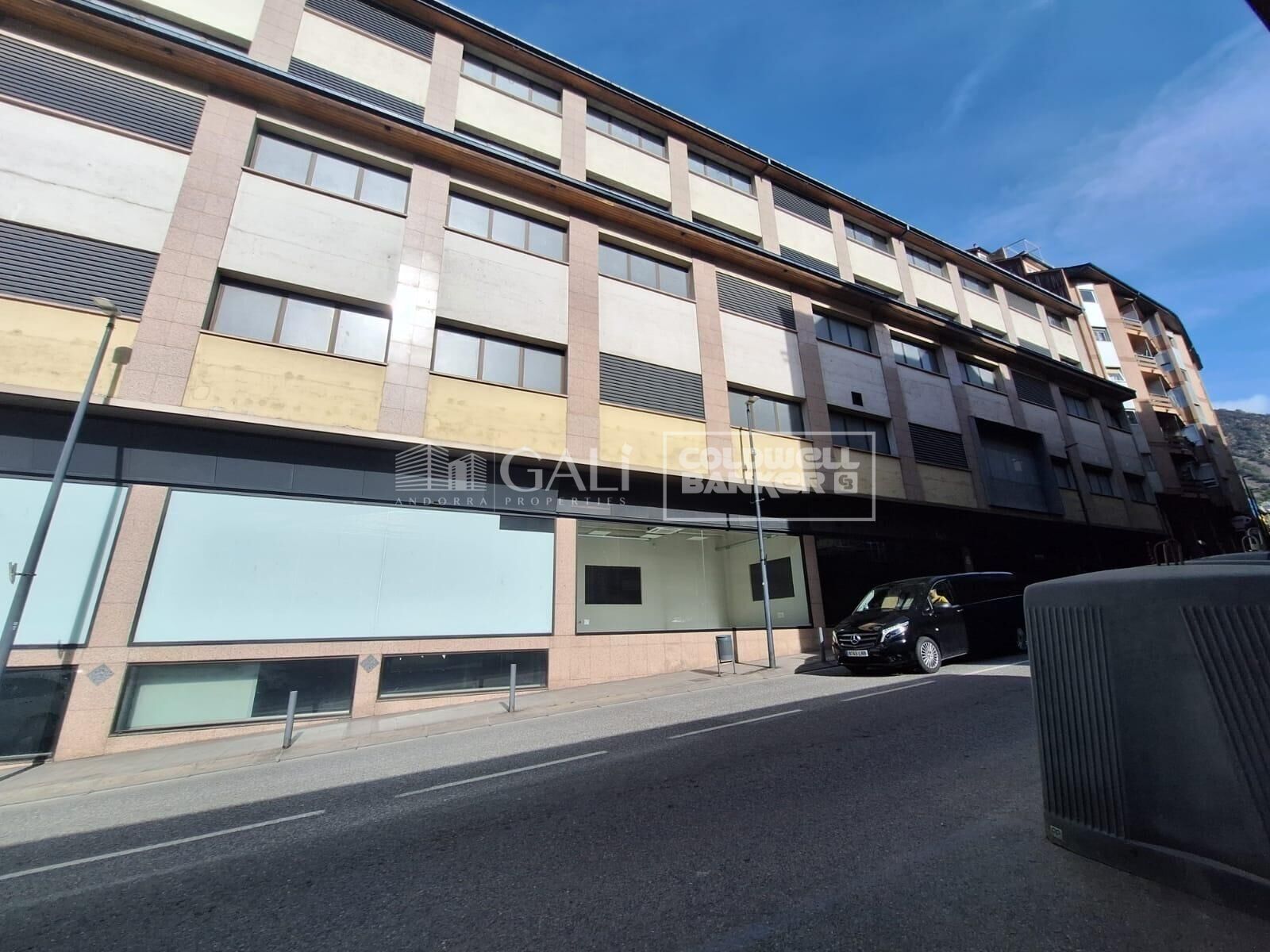 Commercial property in Principado De Andorra (Ninguna Poblacion Tiene C.P.), Lleida, Spain 7623 sq.m. No. 160510