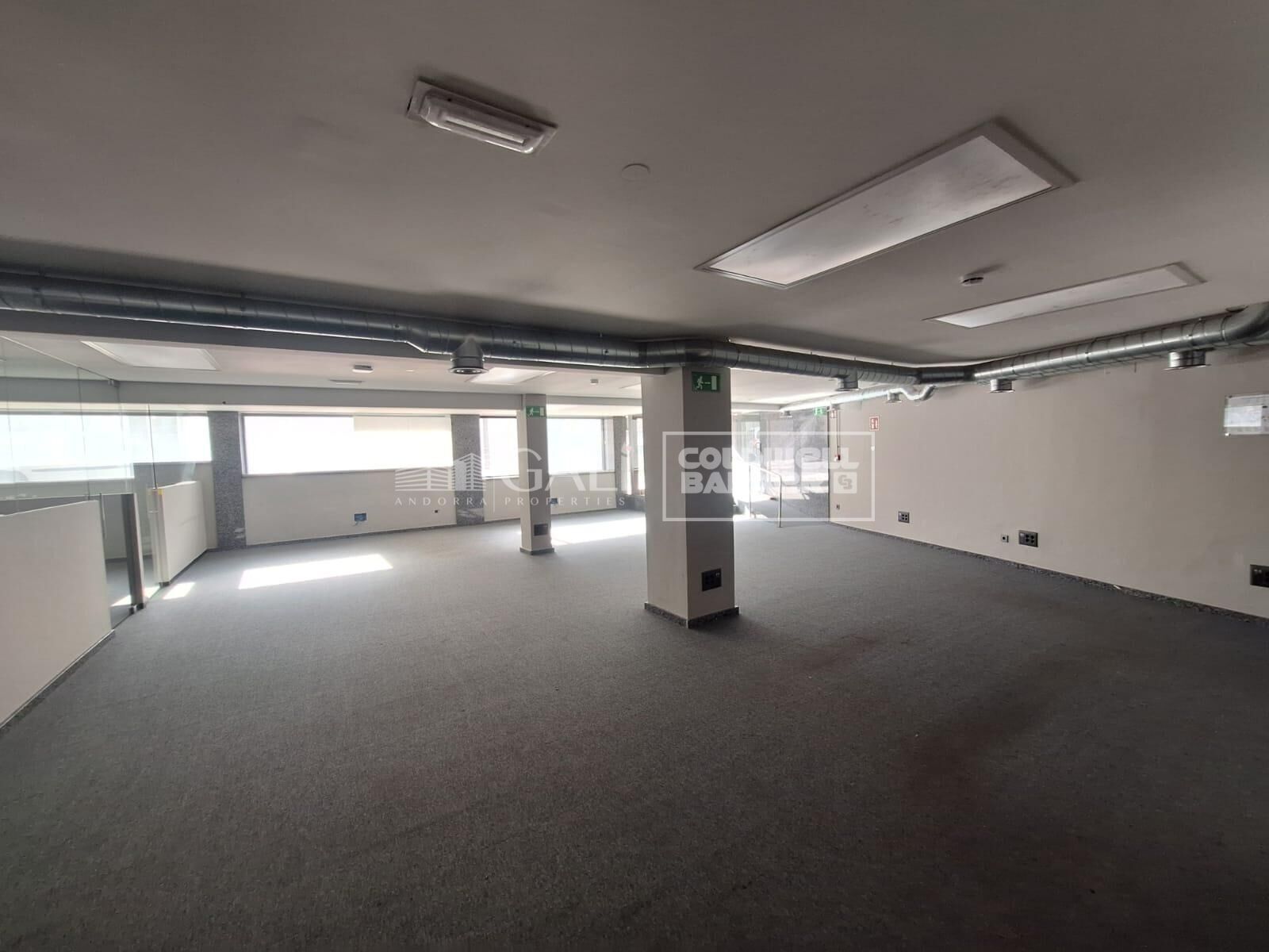 Commercial property in Principado De Andorra (Ninguna Poblacion Tiene C.P.), Lleida, Spain 7623 sq.m. No. 160510