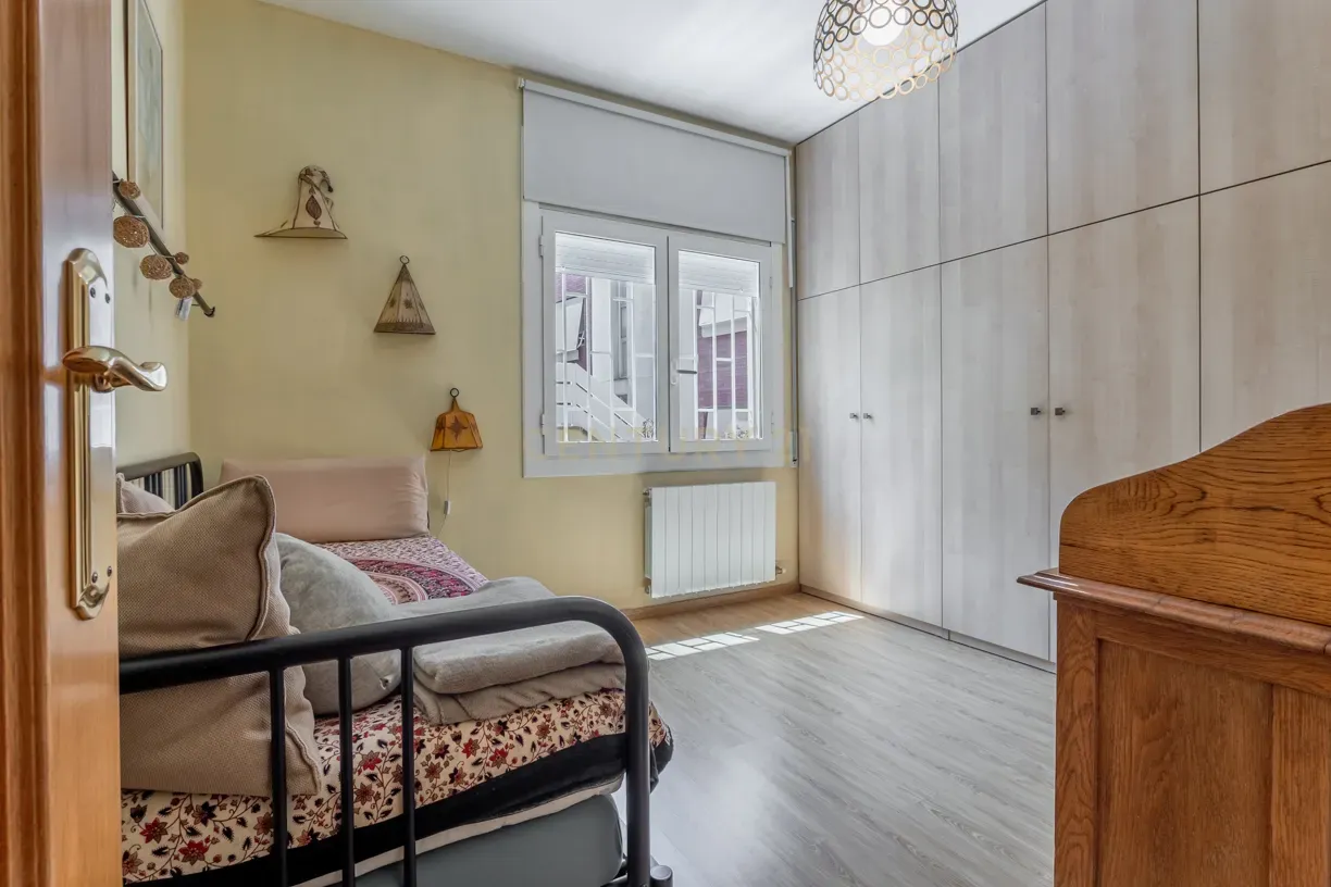 Дом в Сан-Жуст-Десверн, Барселона, Испания 4 спальни, 178м2 №167123