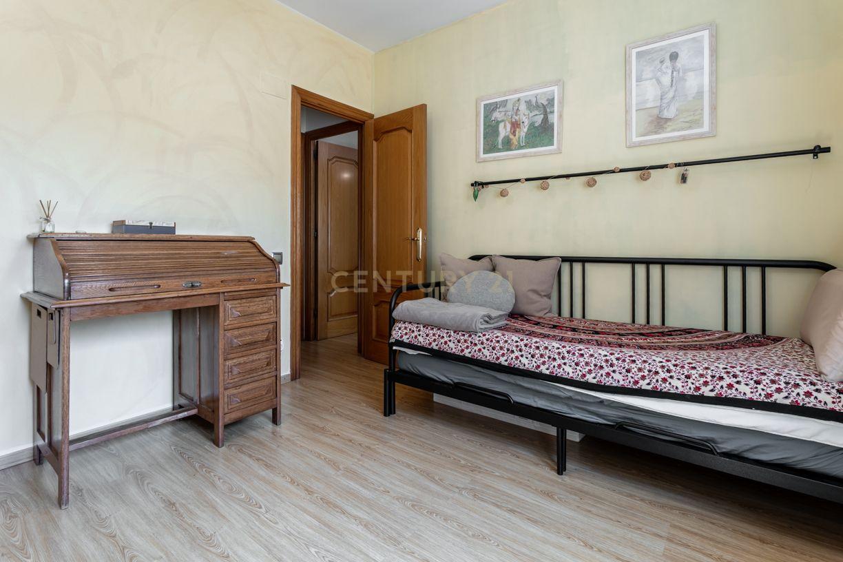 Дом в Сан-Жуст-Десверн, Барселона, Испания 4 спальни, 178м2 №167123