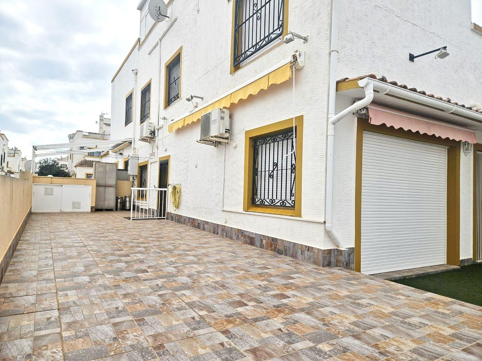 Huvila Los Balcones, Alicante, Espanja 6 makuuhuonetta, 150 m2 No. 195964