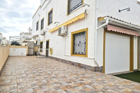Villa en Los Balcones, Alicante, España 6 dormitorios, 150 m2 No. 195964