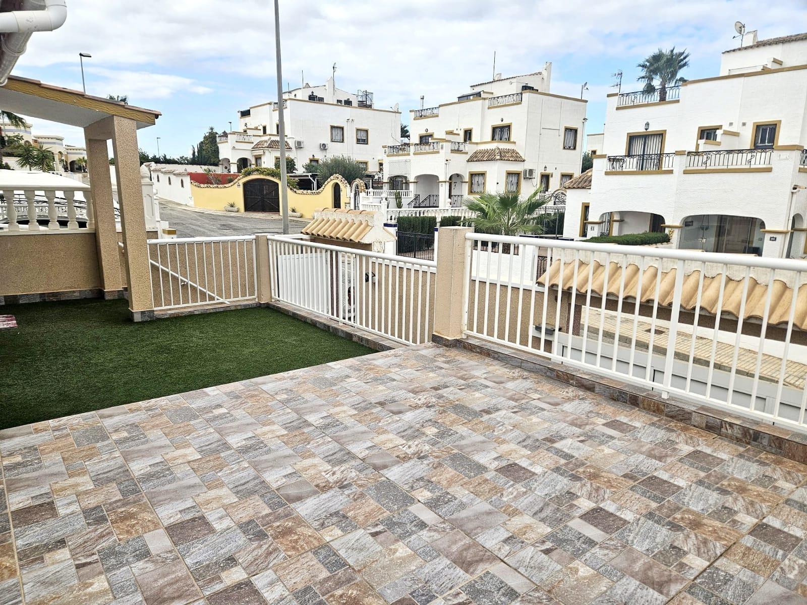Huvila Los Balcones, Alicante, Espanja 6 makuuhuonetta, 150 m2 No. 195964
