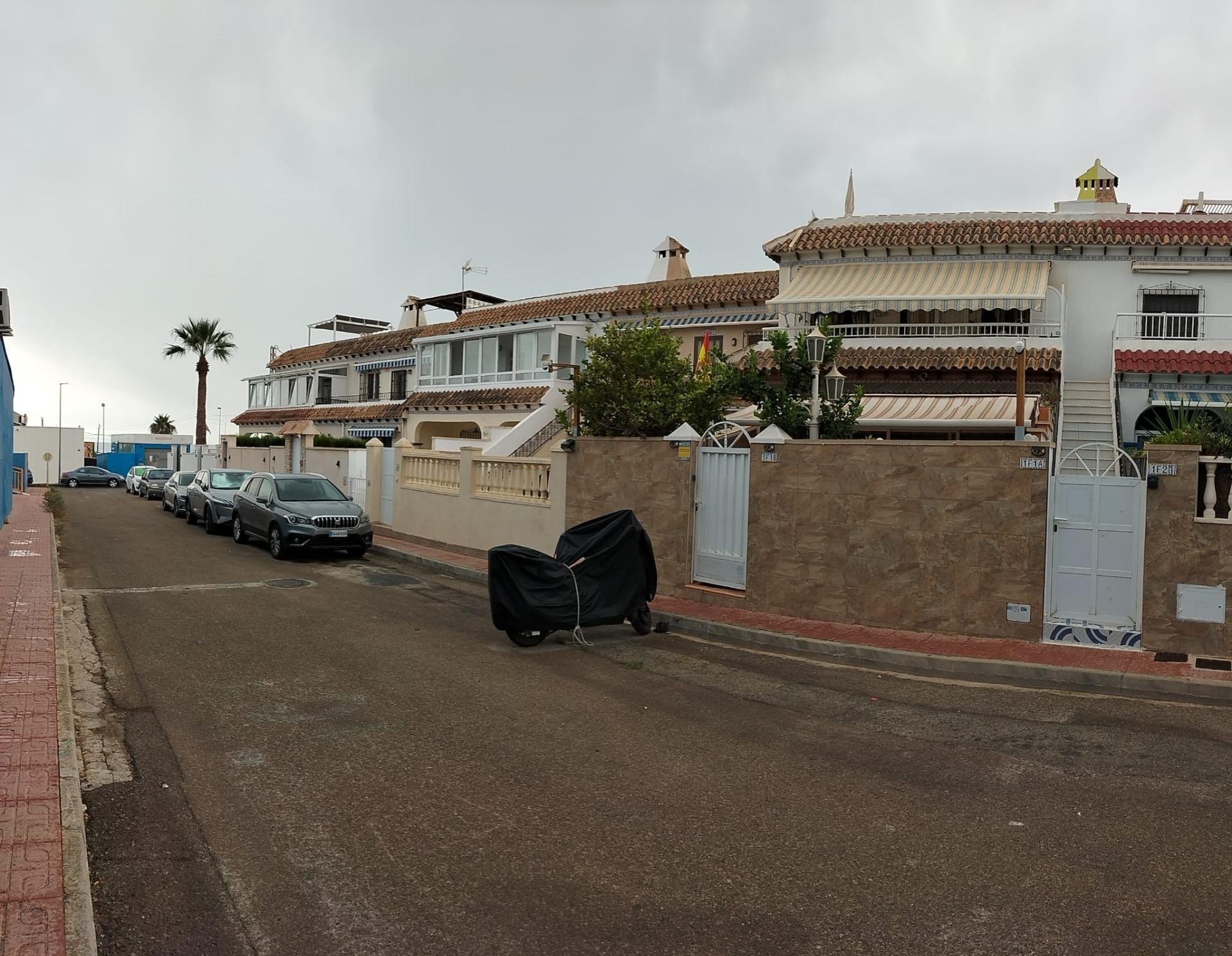 Bungalow en Torrevieja, Alicante, España 2 dormitorios, 50 m2 No. 195967