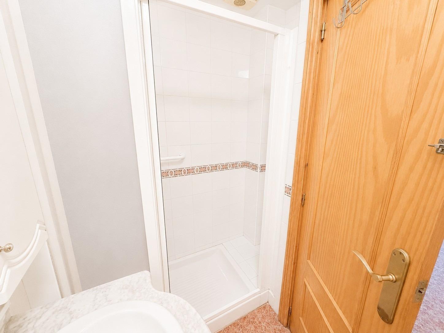 Apartamento en Torrevieja, Alicante, España 3 dormitorios, 70 m2 No. 195968