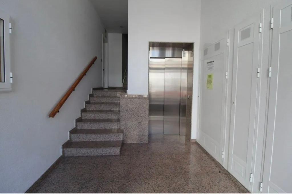 Apartamento en Torrevieja, Alicante, España 2 dormitorios, 90 m2 No. 195965
