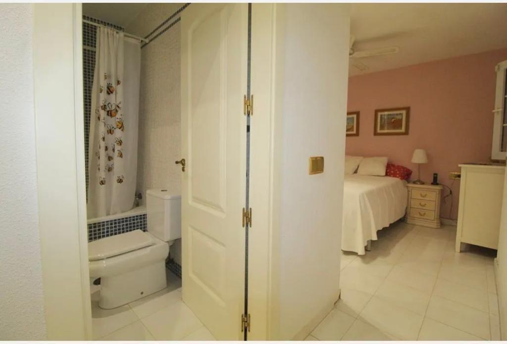Apartamento en Torrevieja, Alicante, España 2 dormitorios, 90 m2 No. 195965