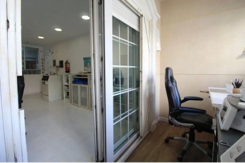 Apartment in Torrevieja, Alicante, Spain 2 bedrooms, 90 sq.m. No. 195965