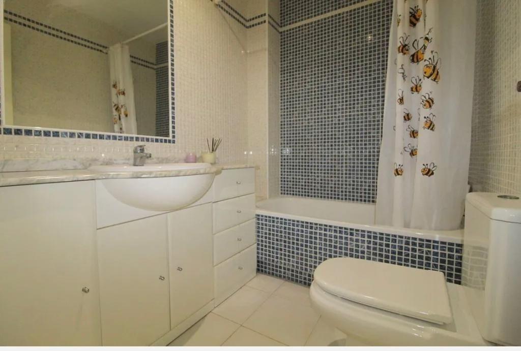 Apartamento en Torrevieja, Alicante, España 2 dormitorios, 90 m2 No. 195965