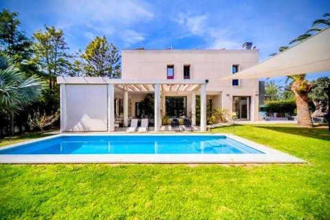 Villa in Alicante, Spain 5 bedrooms, 700 sq.m. No. 181184