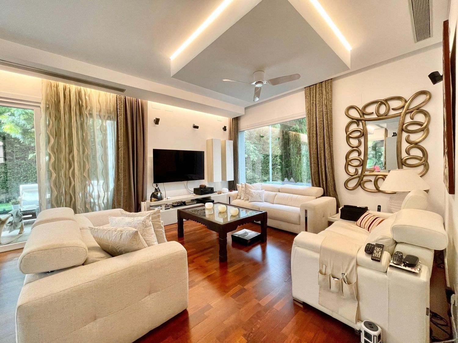 Villa in Alicante, Spain 5 bedrooms, 700 sq.m. No. 181184