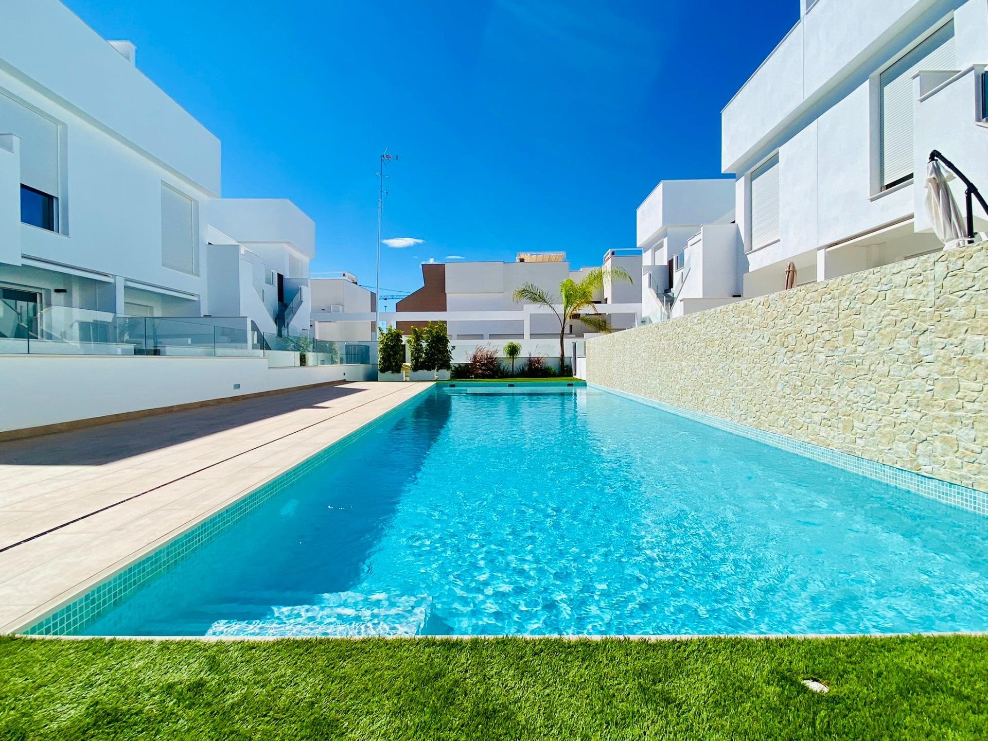 Bungalow en Pilar de la Horadada, Alicante, España 2 dormitorios, 73 m2 No. 181185