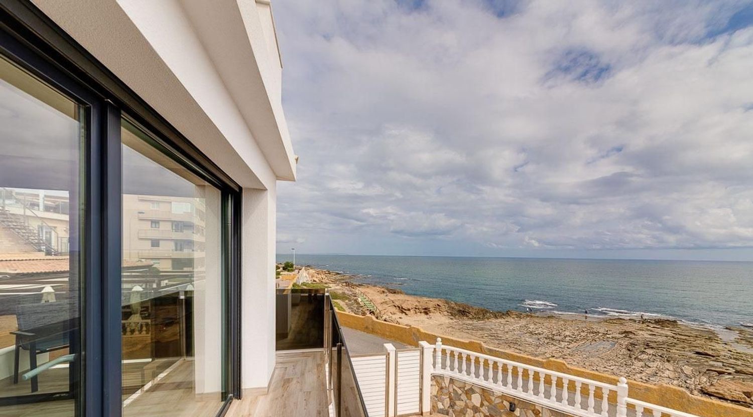 Huvila Torrevieja, Alicante, Espanja 4 makuuhuonetta, 210 m2 No. 180232