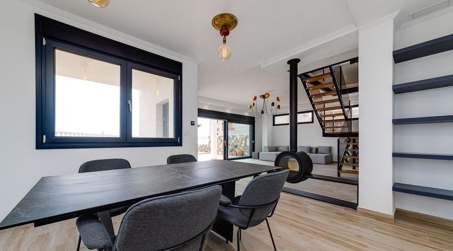 Huvila Torrevieja, Alicante, Espanja 4 makuuhuonetta, 210 m2 No. 180232