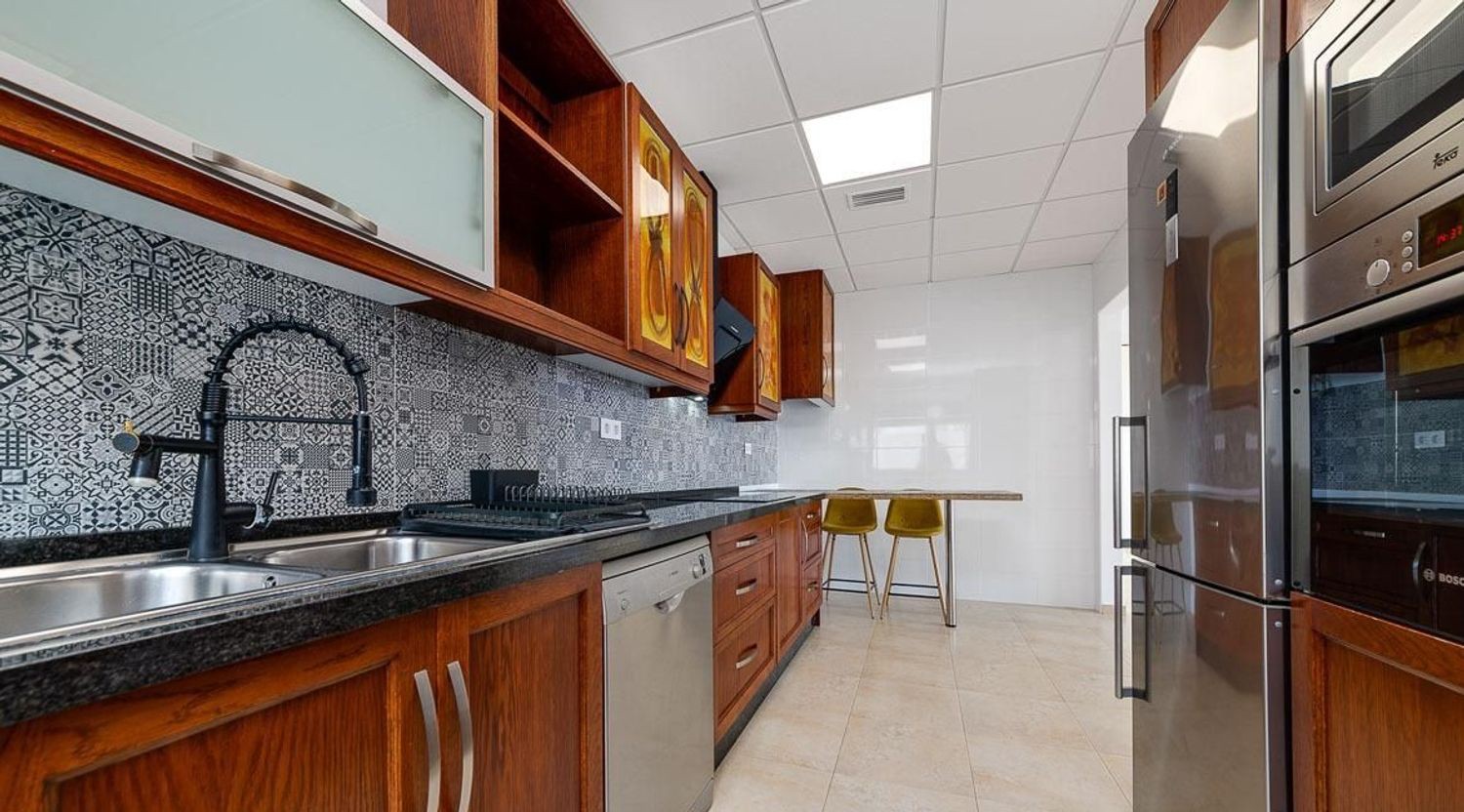 Huvila Torrevieja, Alicante, Espanja 4 makuuhuonetta, 210 m2 No. 180232