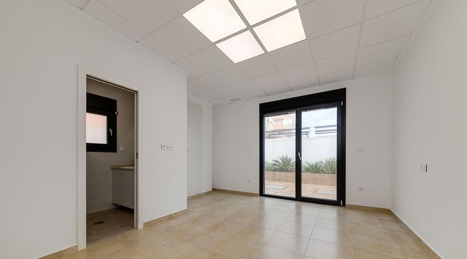 Huvila Torrevieja, Alicante, Espanja 4 makuuhuonetta, 210 m2 No. 180232