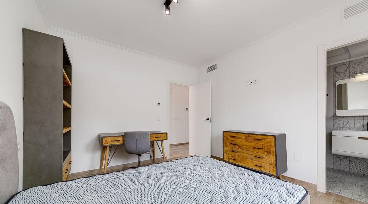 Huvila Torrevieja, Alicante, Espanja 4 makuuhuonetta, 210 m2 No. 180232