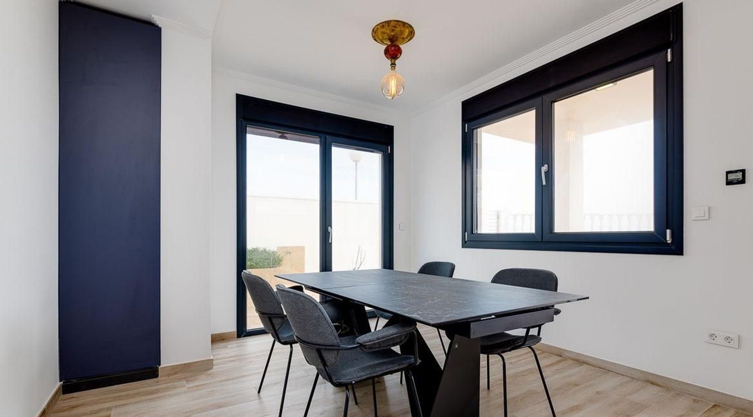 Huvila Torrevieja, Alicante, Espanja 4 makuuhuonetta, 210 m2 No. 180232