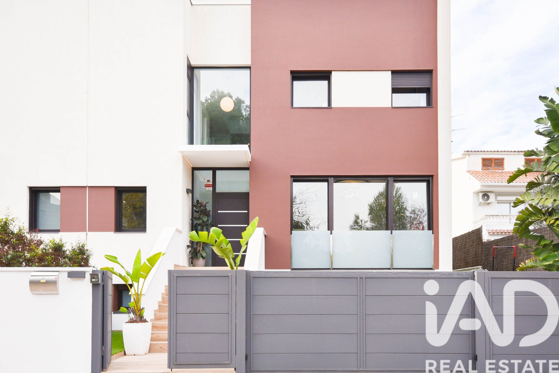 Villetta a schiera a Sant Pere de Ribes, Barcelona, Spagna 5 camere da letto, 371 mq. N° 152701