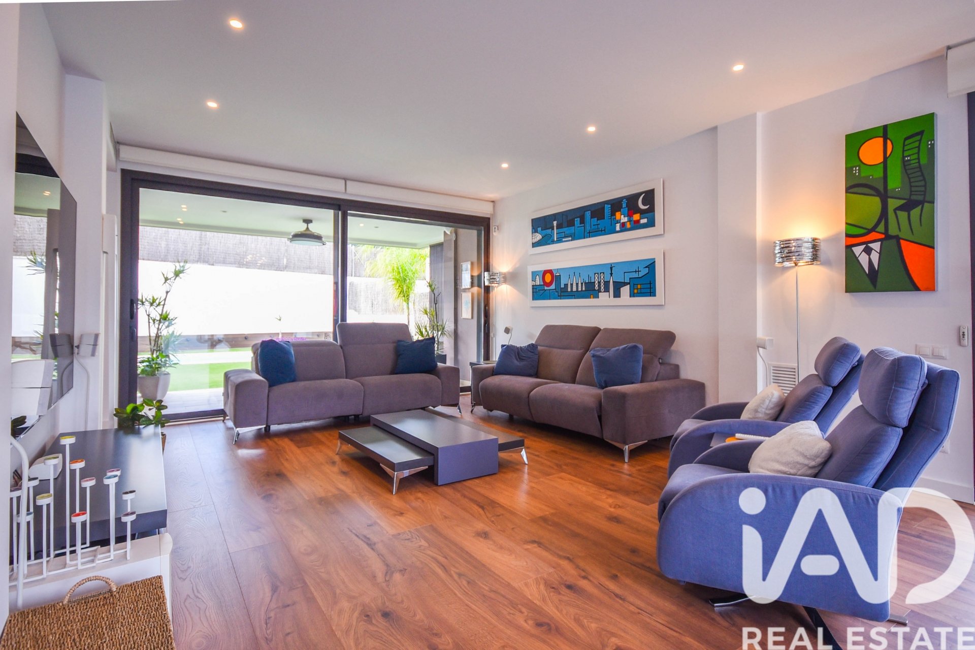 Villetta a schiera a Sant Pere de Ribes, Barcelona, Spagna 5 camere da letto, 371 mq. N° 152701