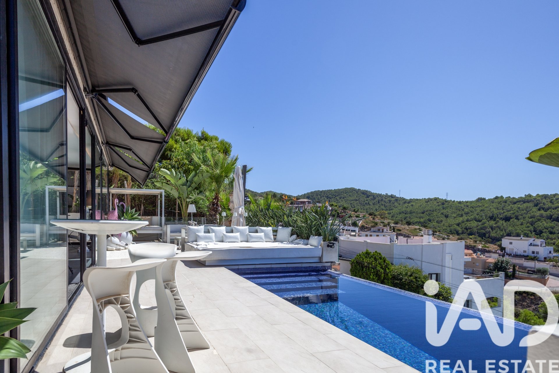 House à Sitges, Barcelona, Espagne 4 chambres, 326 m2 No. 152409