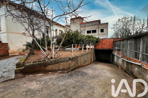 Liikekiinteistö Sant Vicenc Dels Horts, Barcelona, Espanja 969 m2 No. 152410