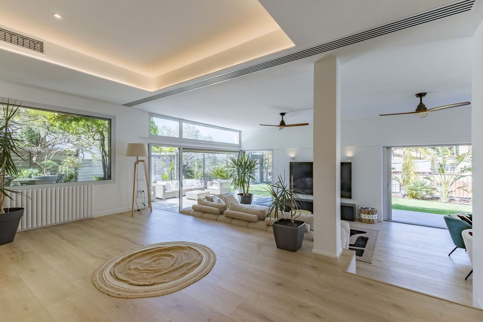 Māja Esplugues de Llobregat, Barcelona, Spānijā 5 istabas, 351 m2 Nr. 182595
