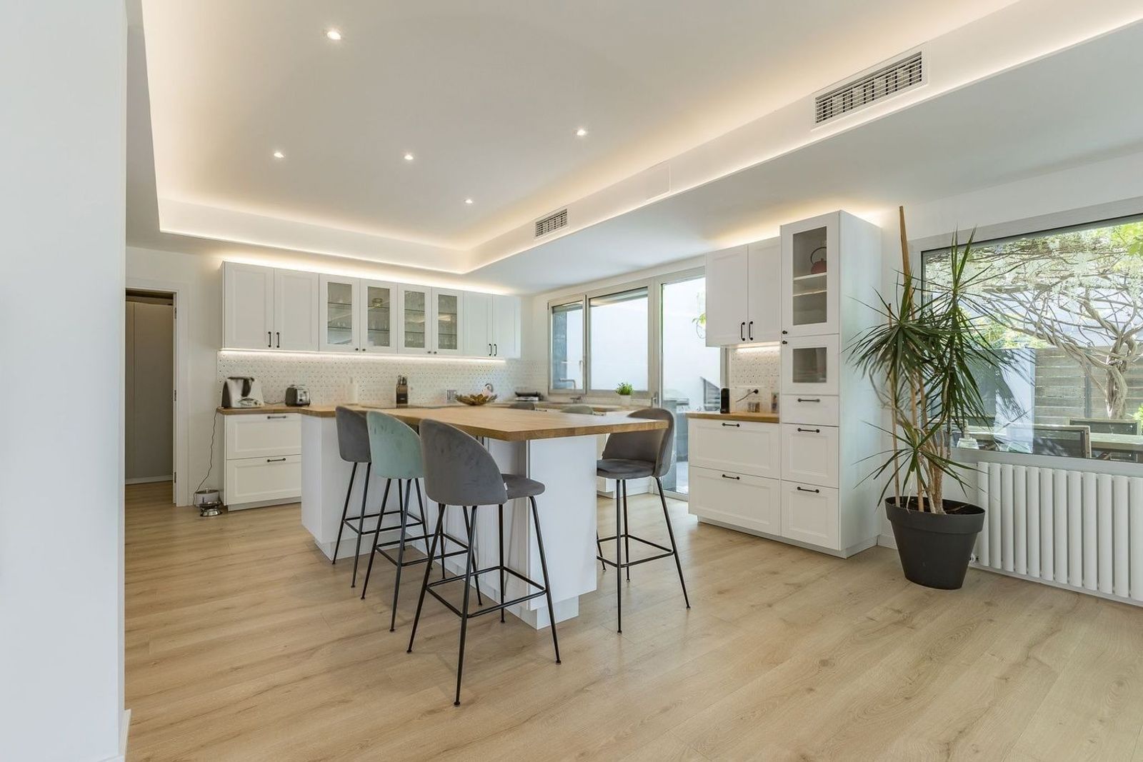 Māja Esplugues de Llobregat, Barcelona, Spānijā 5 istabas, 351 m2 Nr. 182595