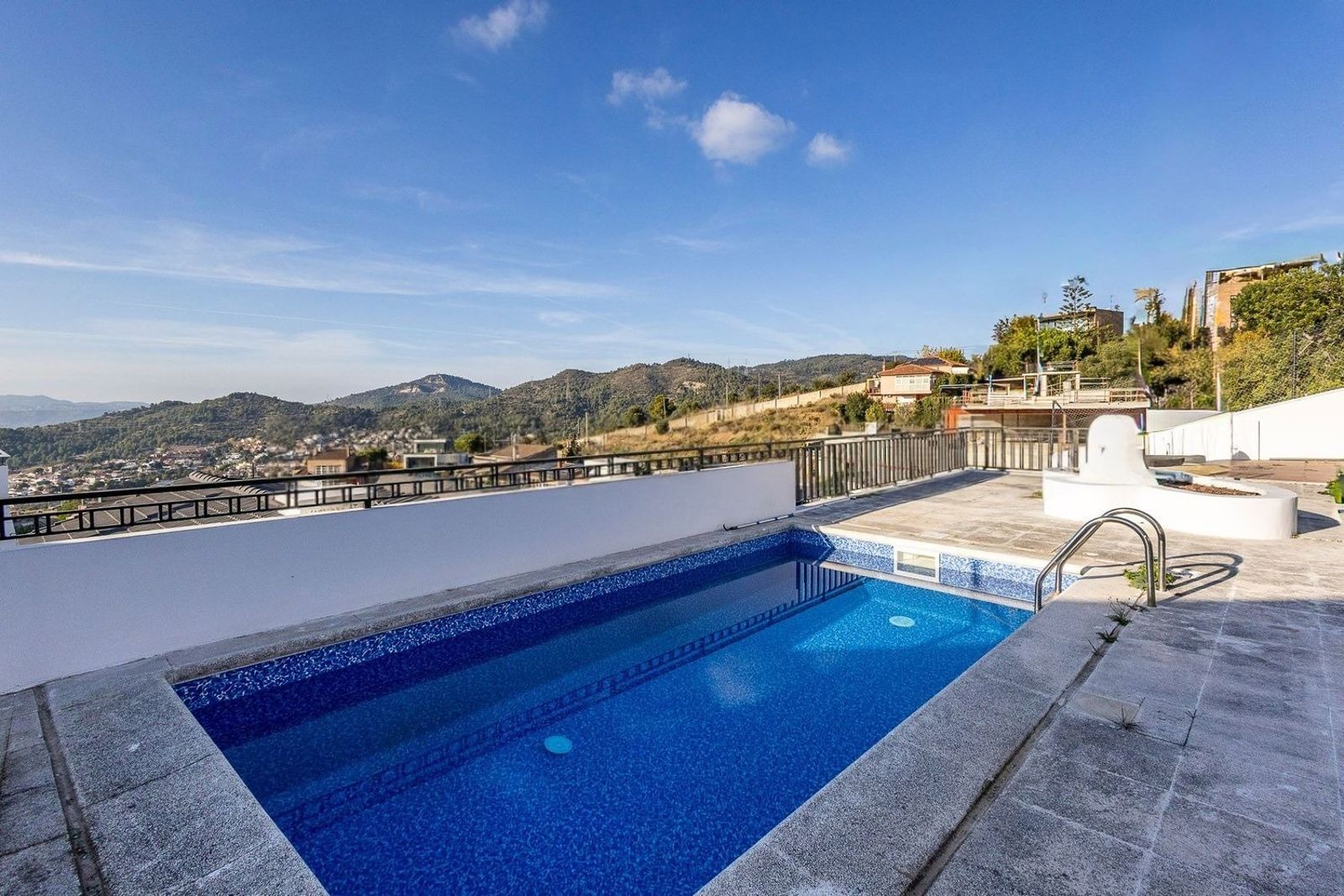 Māja Esplugues de Llobregat, Barcelona, Spānijā 7 istabas, 528 m2 Nr. 182593