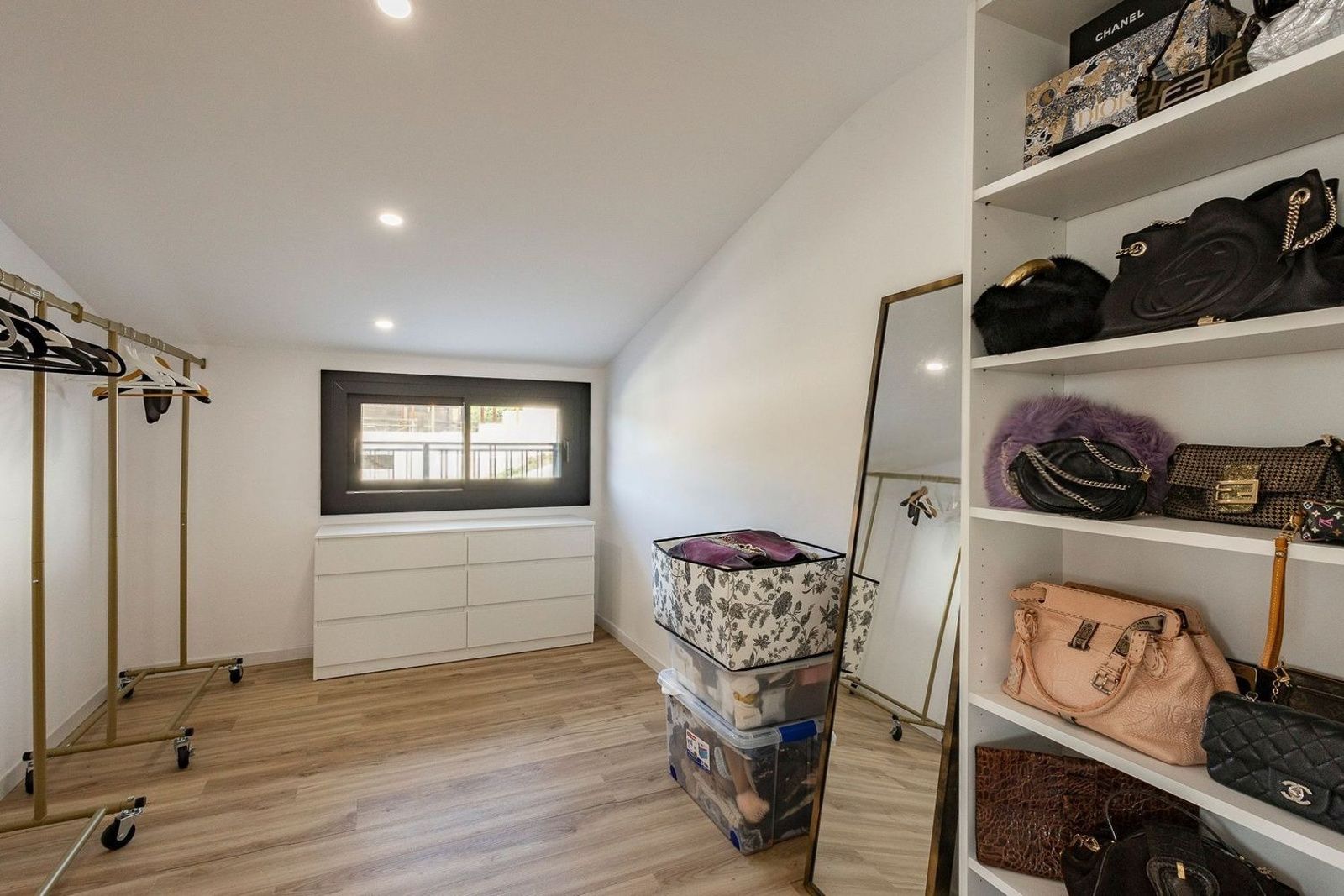 Māja Esplugues de Llobregat, Barcelona, Spānijā 7 istabas, 528 m2 Nr. 182593