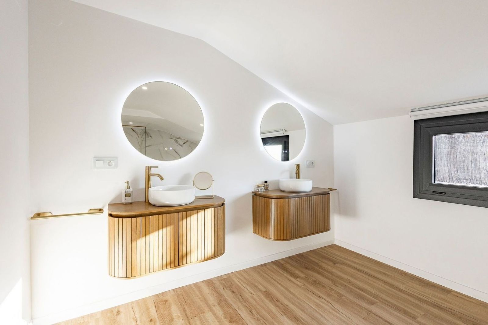 Māja Esplugues de Llobregat, Barcelona, Spānijā 7 istabas, 528 m2 Nr. 182593