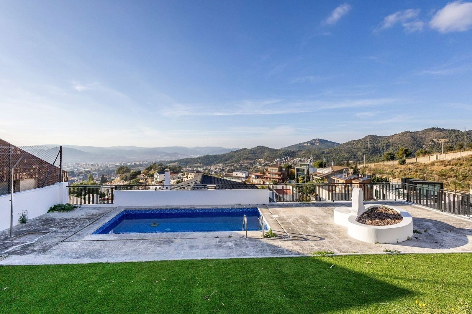 Māja Esplugues de Llobregat, Barcelona, Spānijā 7 istabas, 528 m2 Nr. 182593