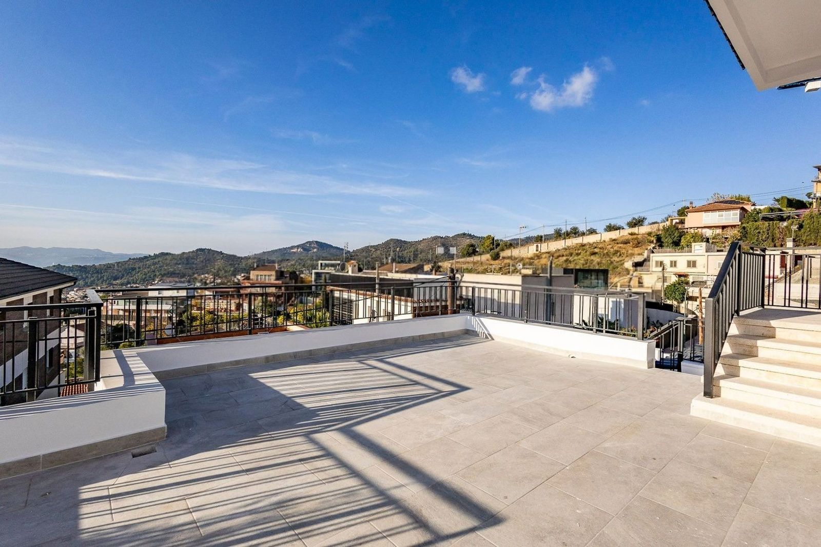 Māja Esplugues de Llobregat, Barcelona, Spānijā 7 istabas, 528 m2 Nr. 182593
