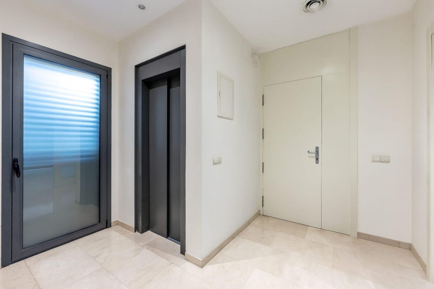 Māja Esplugues de Llobregat, Barcelona, Spānijā 5 istabas, 492 m2 Nr. 182594