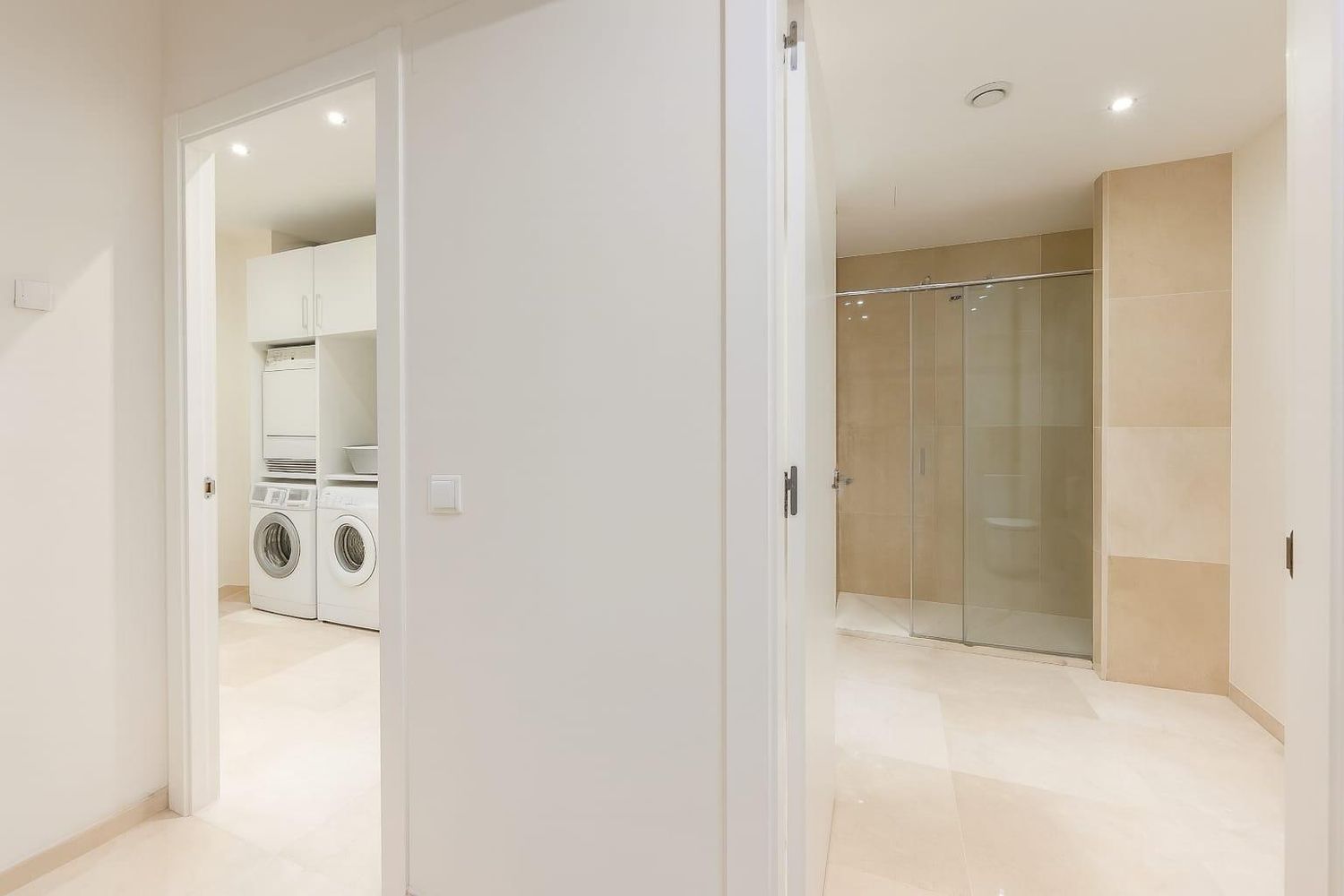 Māja Esplugues de Llobregat, Barcelona, Spānijā 5 istabas, 492 m2 Nr. 182594