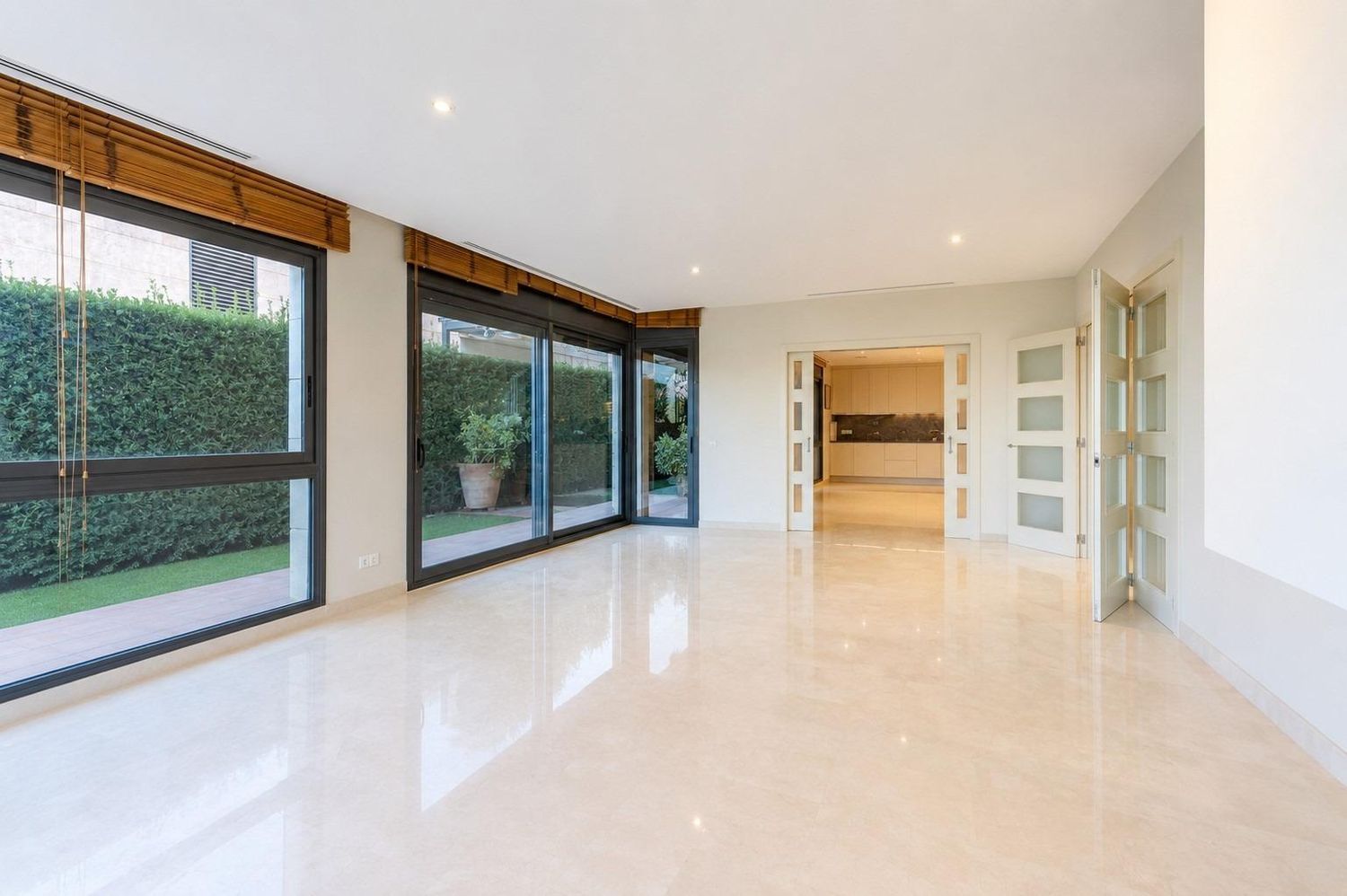 Māja Esplugues de Llobregat, Barcelona, Spānijā 5 istabas, 492 m2 Nr. 182594