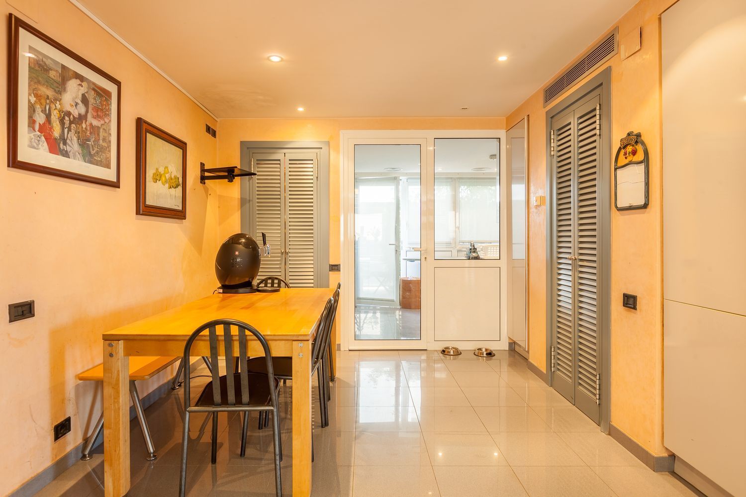 Māja Esplugues de Llobregat, Barcelona, Spānijā 7 istabas, 960 m2 Nr. 182597