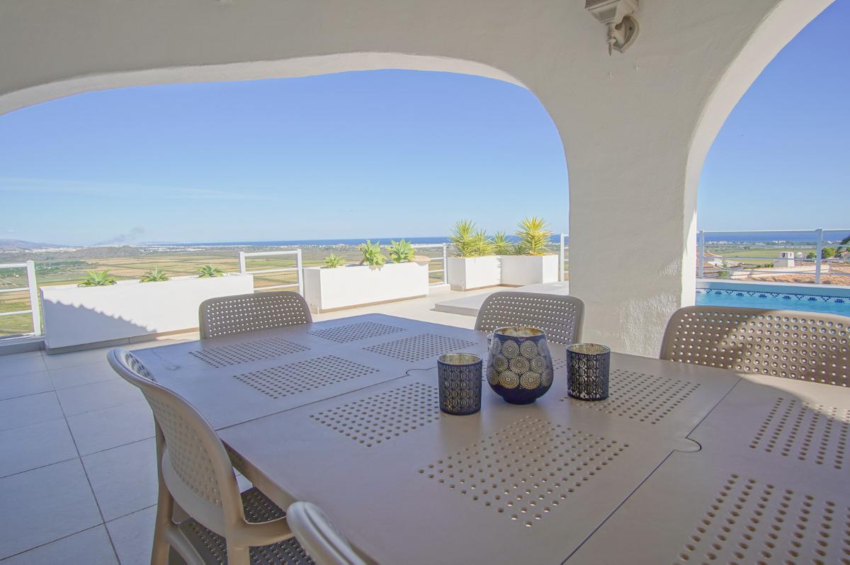Villa a Pego, Alicante, Spagna 5 camere da letto, 400 mq. N° 149161