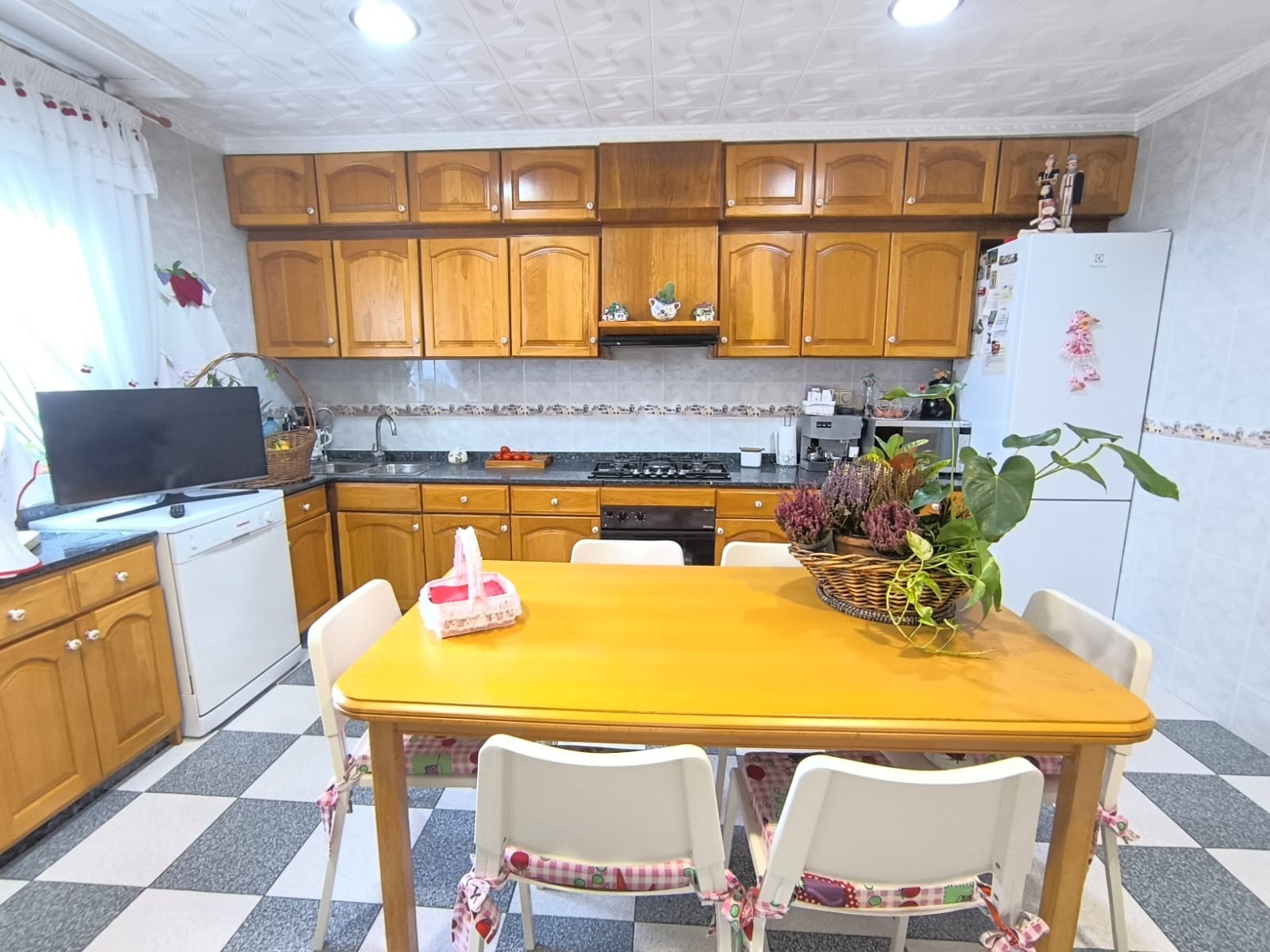 Villa i Sax, Alicante, Spanien 4 sovrum, 164 kvm. Nr. 152072