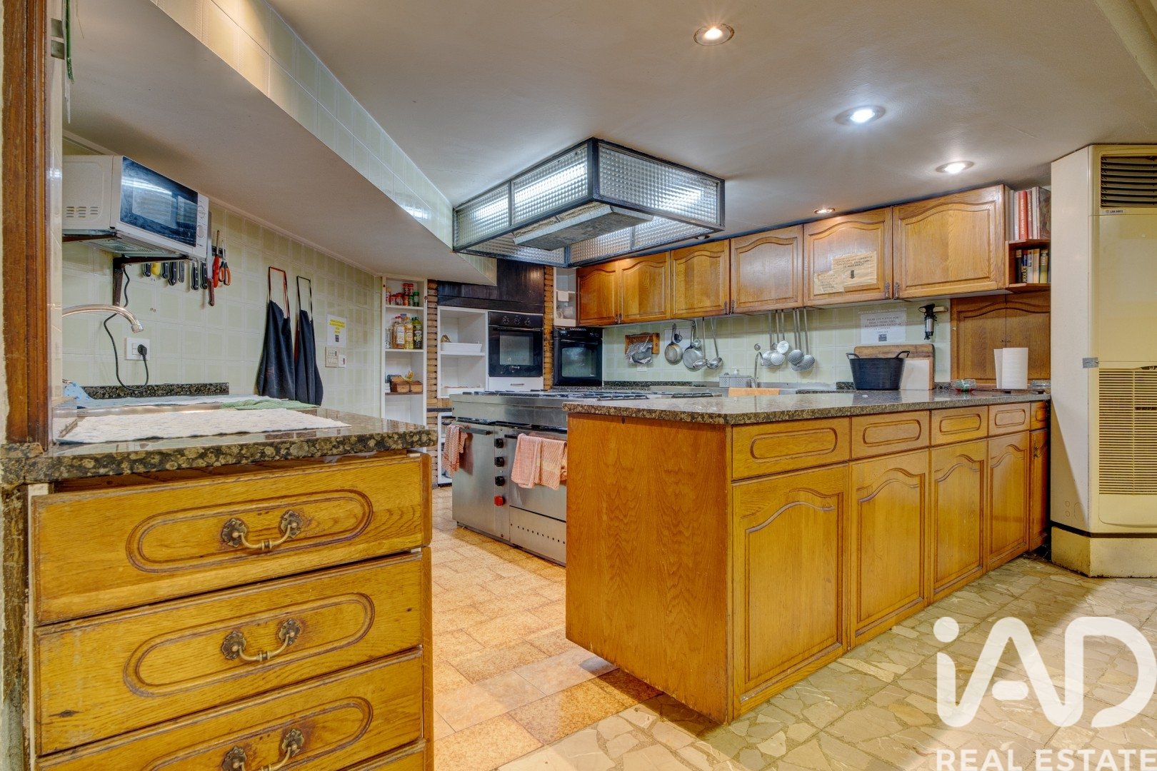 Commercial property à Eibar, Gipuzkoa, Espagne 1 chambre, 120 m2 No. 187807