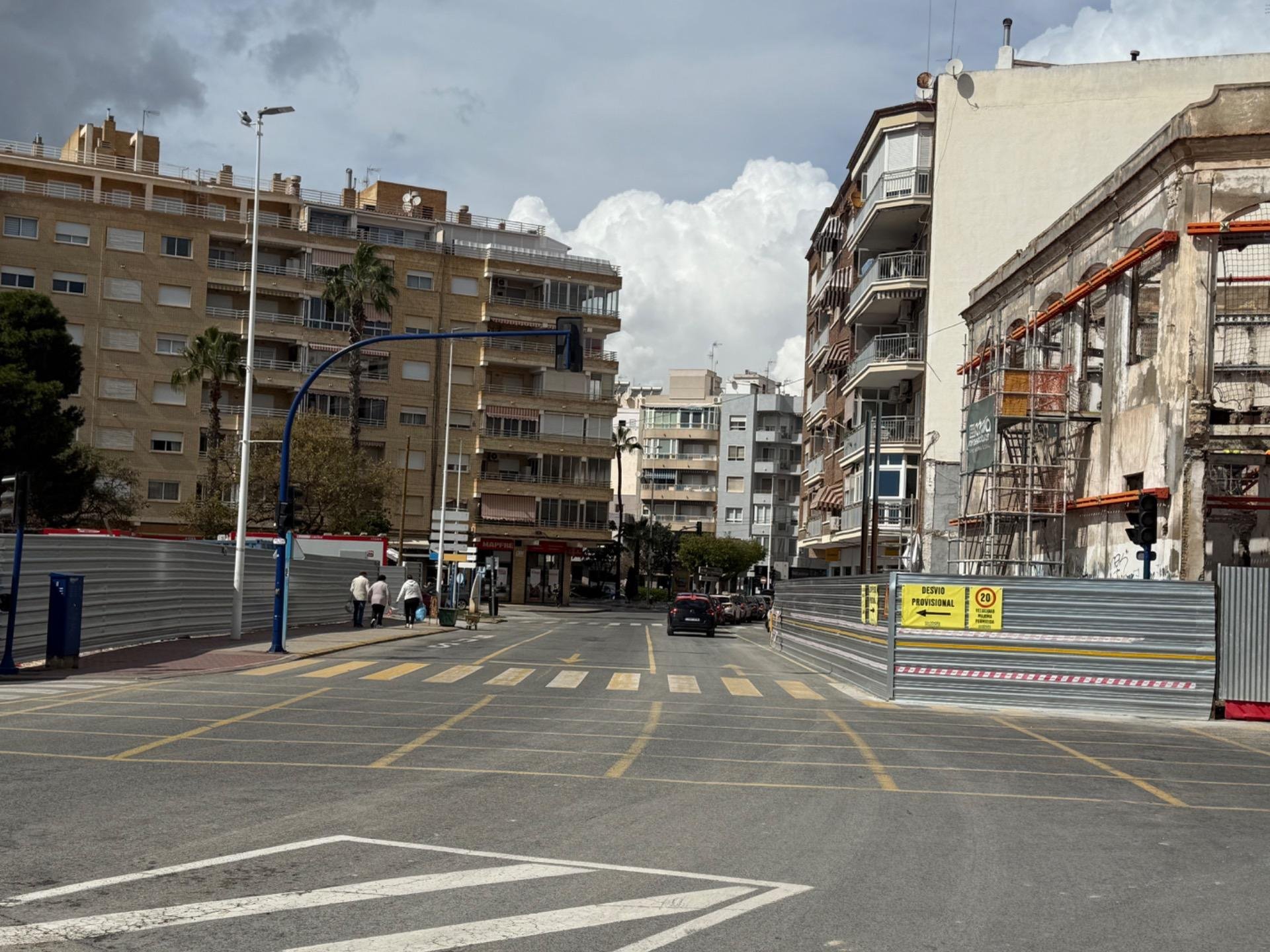 Office à Torrevieja, Alicante, Espagne 50 m2 No. 165924