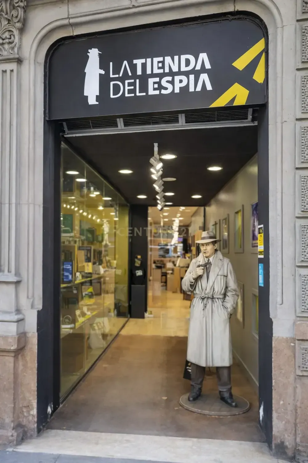 Commercial property à Barcelona, Espagne 157 m2 No. 166990