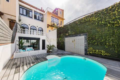 Hus i Barcelona, Spanien 4 sovrum, 300 kvm. Nr. 167127