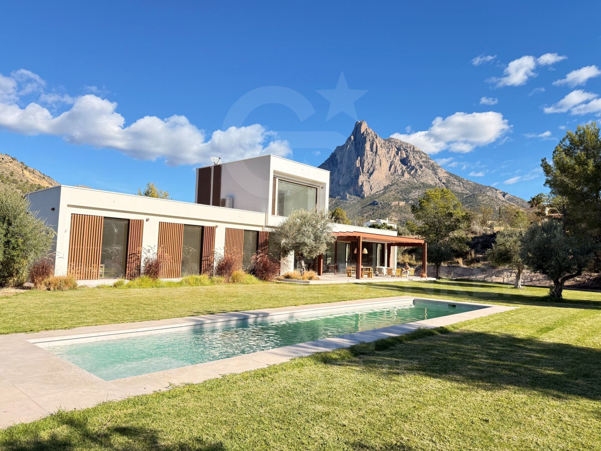 Villa i Finestrat, Alicante, Spanien 4 sovrum, 229 kvm. Nr. 157281