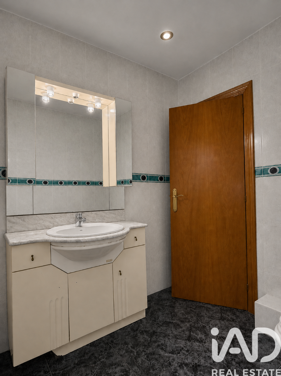 Penthouse in Montcada i Reixac, Barcelona, Spain 3 bedrooms, 70 sq.m. No. 184626