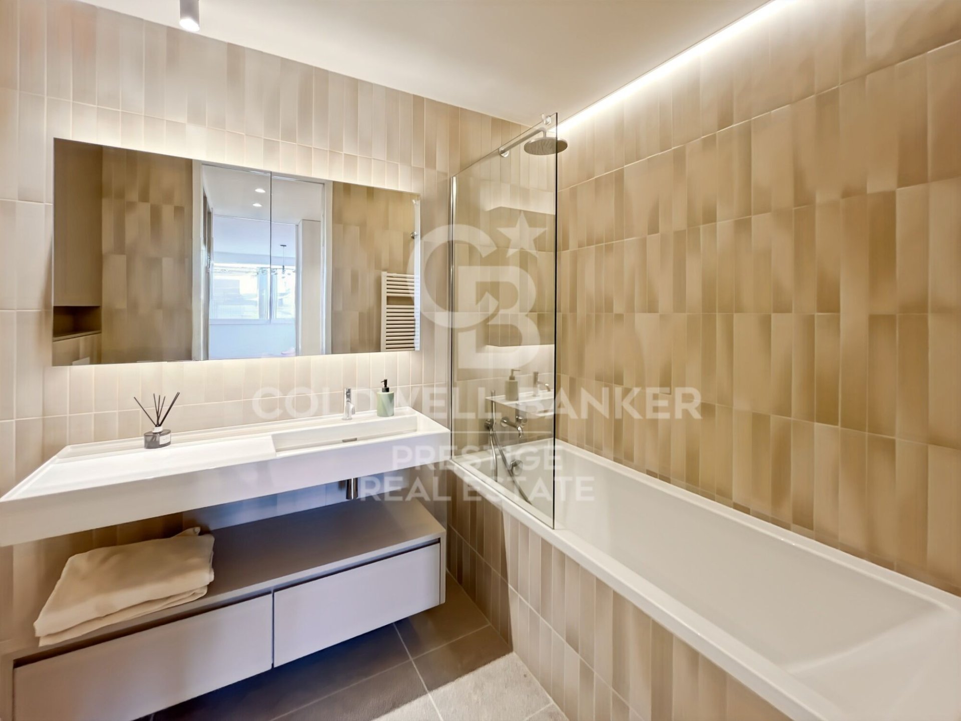 Huoneisto Barcelona, Espanja 2 makuuhuonetta, 146 m2 No. 179188